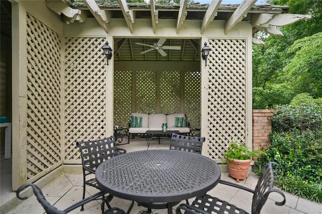 299 Glencastle Drive, Sandy Springs, Georgia 30327, 5 Bedrooms Bedrooms, ,4 BathroomsBathrooms,Residential,Sold,299 Glencastle Drive,7095068 299 Glencastle Drive, Sandy Springs, Georgia 30327, 5 Bedrooms Bedrooms, ,4 BathroomsBathrooms,Residential,Sold,299 Glencastle Drive,7095068