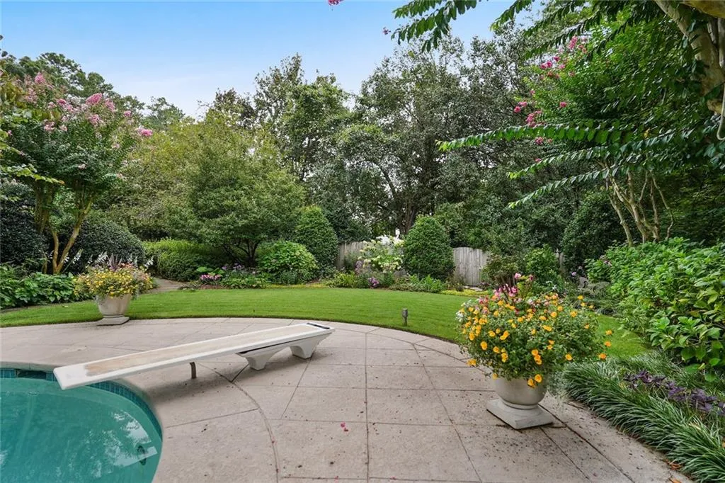 299 Glencastle Drive, Sandy Springs, Georgia 30327, 5 Bedrooms Bedrooms, ,4 BathroomsBathrooms,Residential,Sold,299 Glencastle Drive,7095068 299 Glencastle Drive, Sandy Springs, Georgia 30327, 5 Bedrooms Bedrooms, ,4 BathroomsBathrooms,Residential,Sold,299 Glencastle Drive,7095068