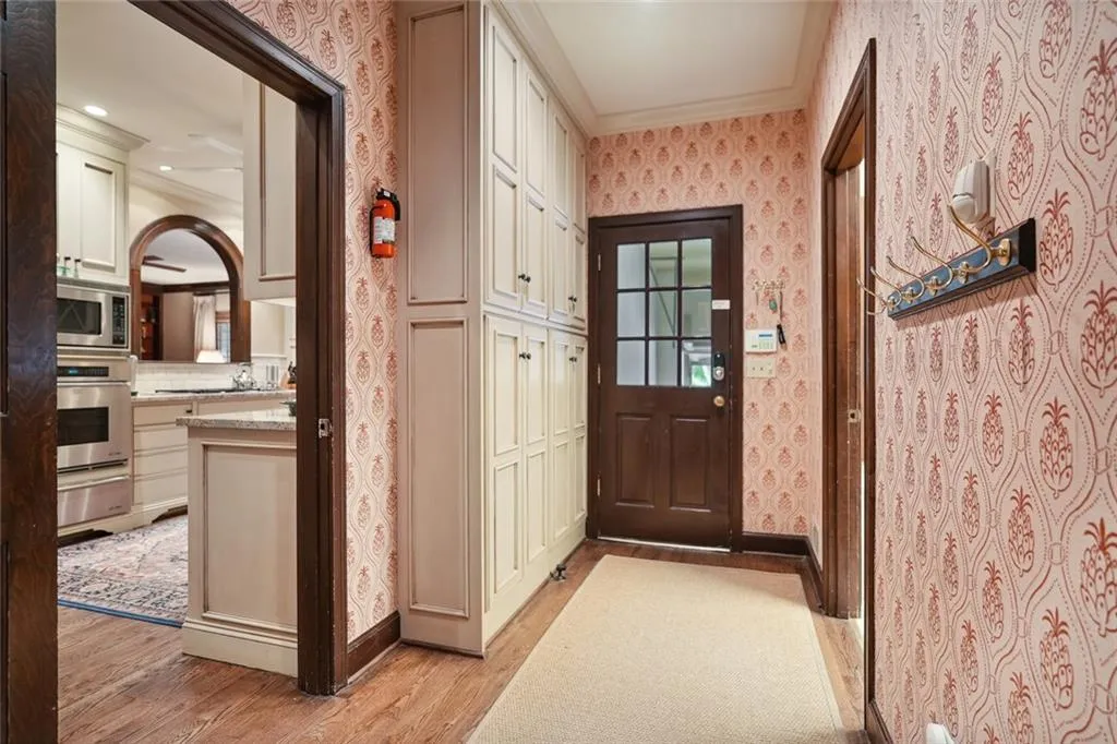 299 Glencastle Drive, Sandy Springs, Georgia 30327, 5 Bedrooms Bedrooms, ,4 BathroomsBathrooms,Residential,Sold,299 Glencastle Drive,7095068 299 Glencastle Drive, Sandy Springs, Georgia 30327, 5 Bedrooms Bedrooms, ,4 BathroomsBathrooms,Residential,Sold,299 Glencastle Drive,7095068