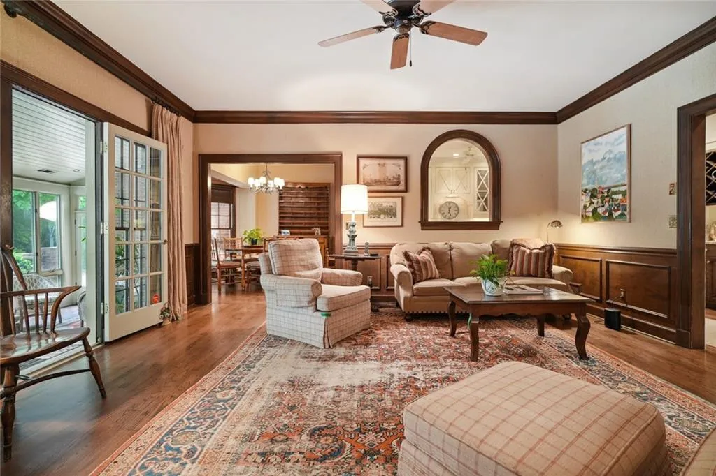 299 Glencastle Drive, Sandy Springs, Georgia 30327, 5 Bedrooms Bedrooms, ,4 BathroomsBathrooms,Residential,Sold,299 Glencastle Drive,7095068 299 Glencastle Drive, Sandy Springs, Georgia 30327, 5 Bedrooms Bedrooms, ,4 BathroomsBathrooms,Residential,Sold,299 Glencastle Drive,7095068