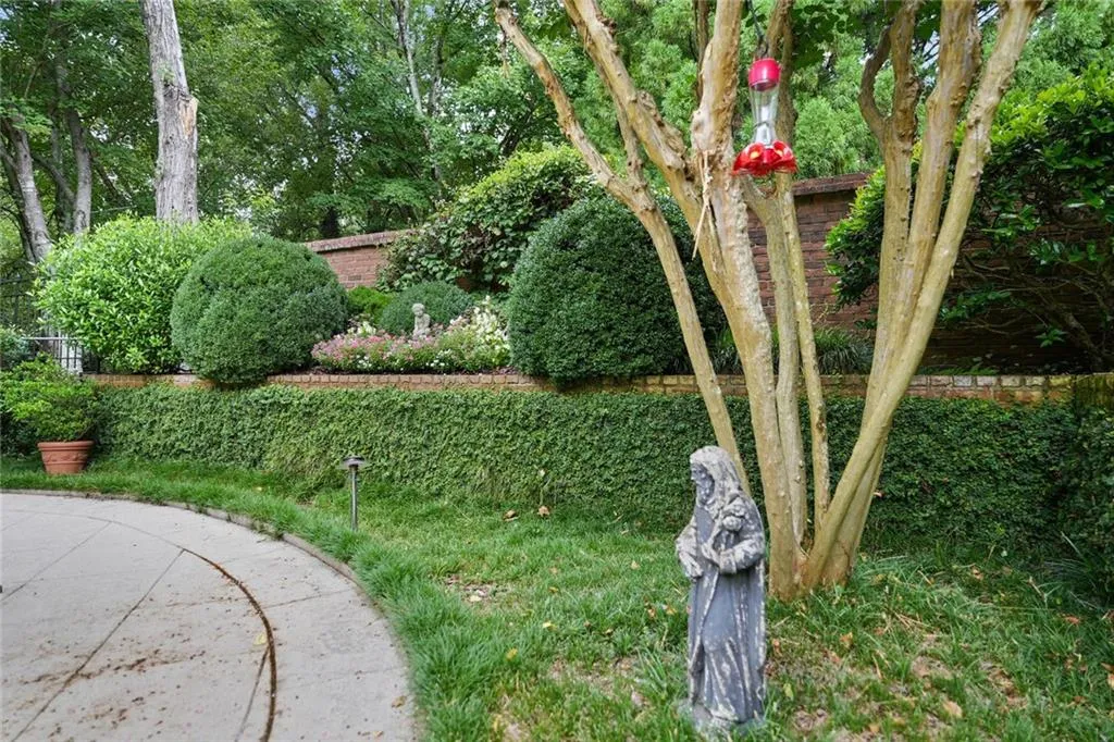 299 Glencastle Drive, Sandy Springs, Georgia 30327, 5 Bedrooms Bedrooms, ,4 BathroomsBathrooms,Residential,Sold,299 Glencastle Drive,7095068 299 Glencastle Drive, Sandy Springs, Georgia 30327, 5 Bedrooms Bedrooms, ,4 BathroomsBathrooms,Residential,Sold,299 Glencastle Drive,7095068