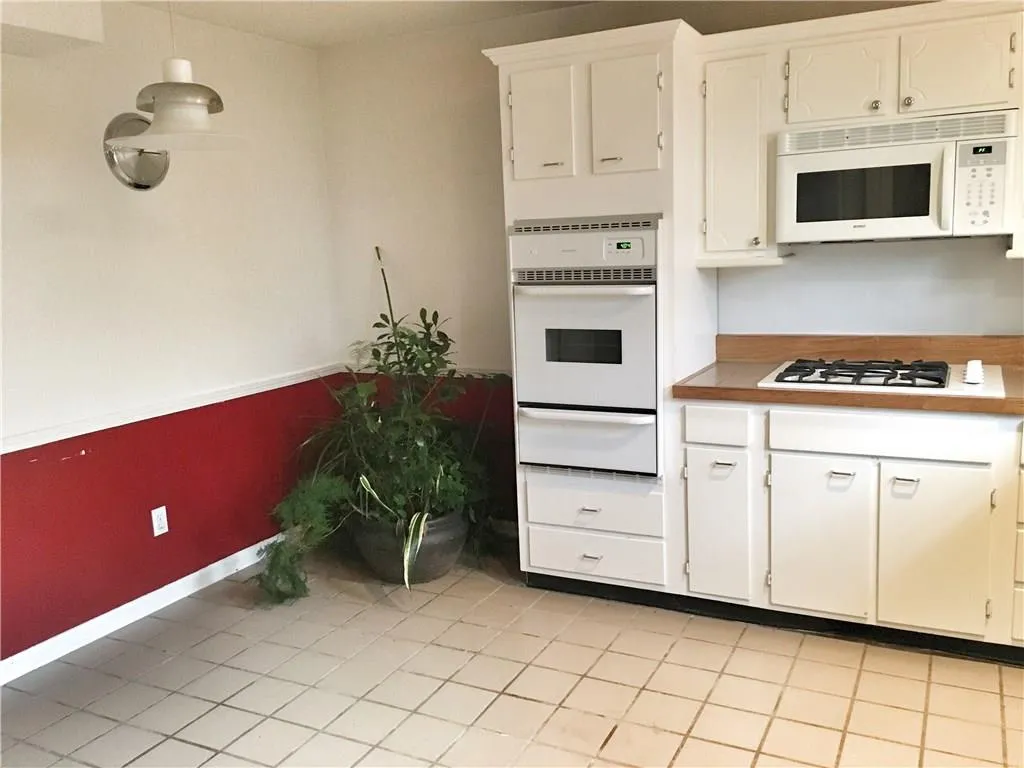 5400 Roswell Road Unit A6, Atlanta, Georgia 30342, 2 Bedrooms Bedrooms, ,1 BathroomBathrooms,Residential,Sold,5400 Roswell Road Unit A6,5963804