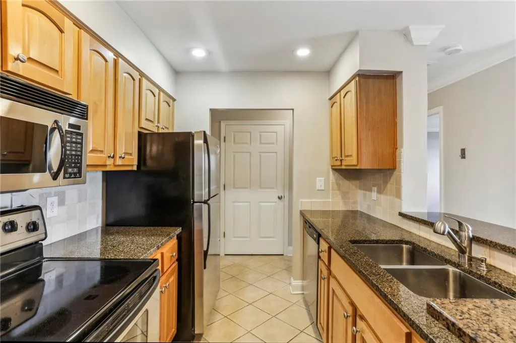 300 Johnson Ferry Road Ne Unit A811, Atlanta, Georgia 30328, 1 Bedroom Bedrooms, ,1 BathroomBathrooms,Residential,For Sale,300 Johnson Ferry Road Ne Unit A811,7658371