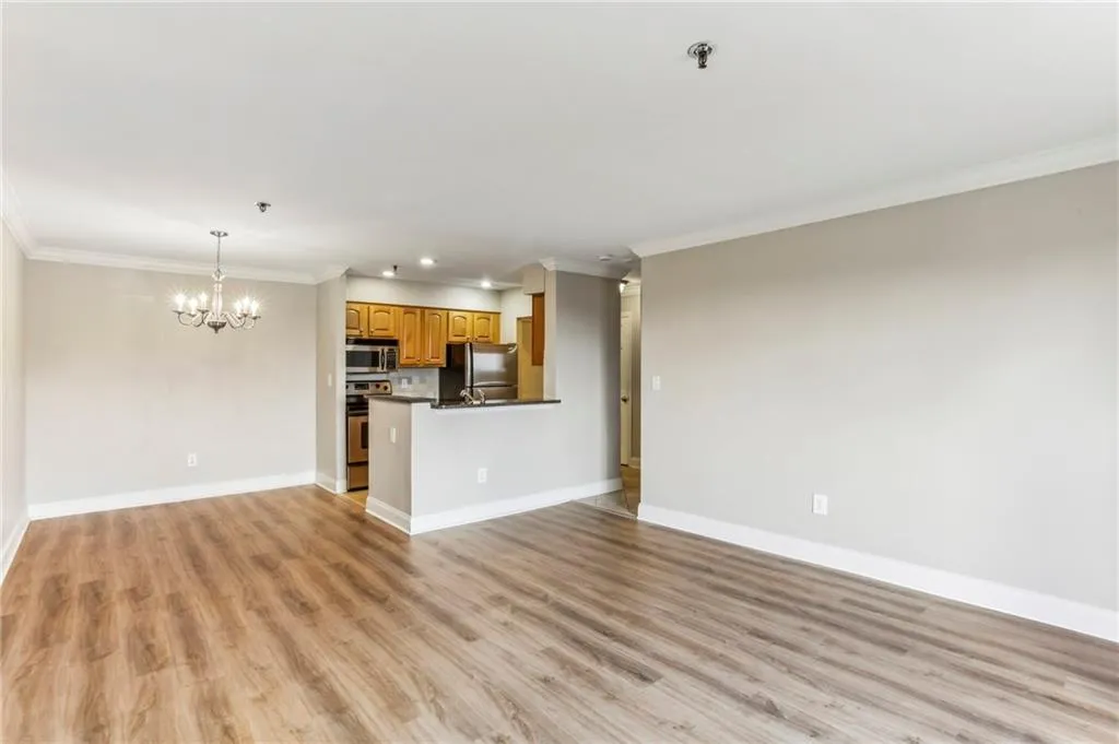 300 Johnson Ferry Road Ne Unit A811, Atlanta, Georgia 30328, 1 Bedroom Bedrooms, ,1 BathroomBathrooms,Residential,For Sale,300 Johnson Ferry Road Ne Unit A811,7658371