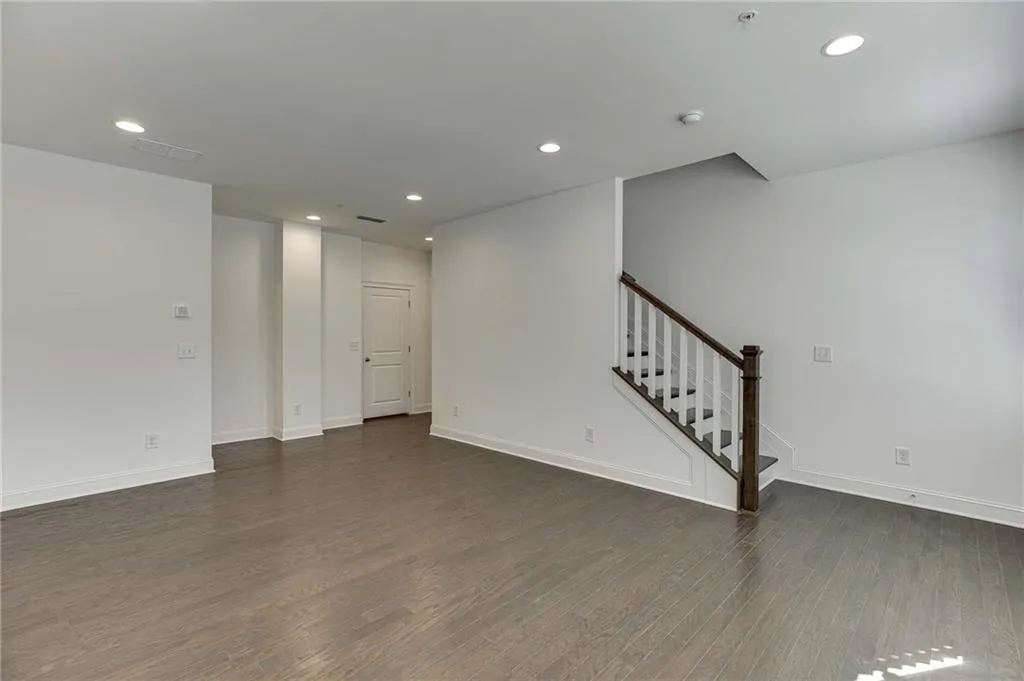 6794 Encore Boulevard Unit 179, Sandy Springs, Georgia 30328, 3 Bedrooms Bedrooms, ,4 BathroomsBathrooms,Residential,Sold,6794 Encore Boulevard Unit 179,7174478