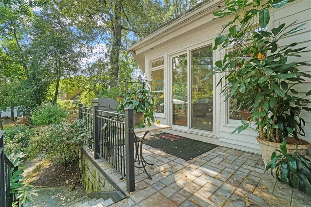 3061 Peachtree Drive Ne, Atlanta, Georgia 30305, 3 Bedrooms Bedrooms, ,2 BathroomsBathrooms,Residential,For Sale,3061 Peachtree Drive Ne,7656311
