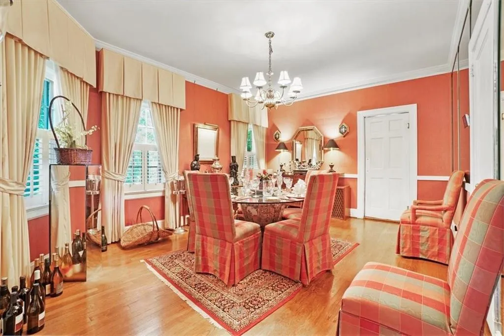 3061 Peachtree Drive Ne, Atlanta, Georgia 30305, 3 Bedrooms Bedrooms, ,2 BathroomsBathrooms,Residential,For Sale,3061 Peachtree Drive Ne,7656311