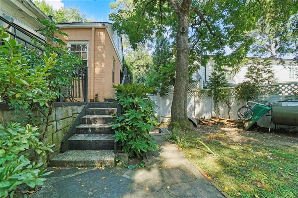 3061 Peachtree Drive Ne, Atlanta, Georgia 30305, 3 Bedrooms Bedrooms, ,2 BathroomsBathrooms,Residential,For Sale,3061 Peachtree Drive Ne,7656311