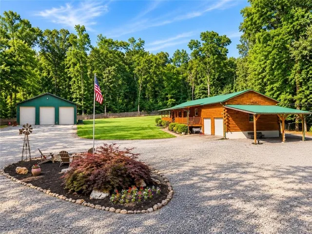 1860 W Elmwood Drive, Acworth, Georgia 30102