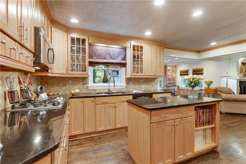 5855 Brookgreen Road, Sandy Springs, Georgia 30328, 4 Bedrooms Bedrooms, ,3 BathroomsBathrooms,Residential,Sold,5855 Brookgreen Road,6798626