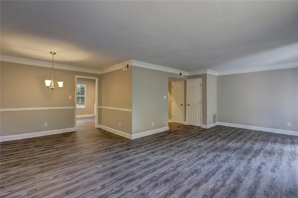 6980 Roswell Road Unit A6, Sandy Springs, Georgia 30328, 3 Bedrooms Bedrooms, ,2 BathroomsBathrooms,Residential,Sold,6980 Roswell Road Unit A6,7149428