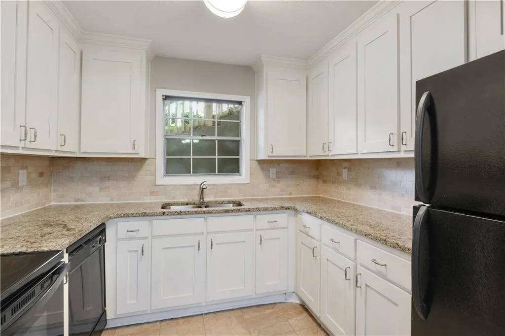 1106 Natchez Trace, Atlanta, Georgia 30350, 2 Bedrooms Bedrooms, ,1 BathroomBathrooms,Residential,Sold,1106 Natchez Trace,6585168