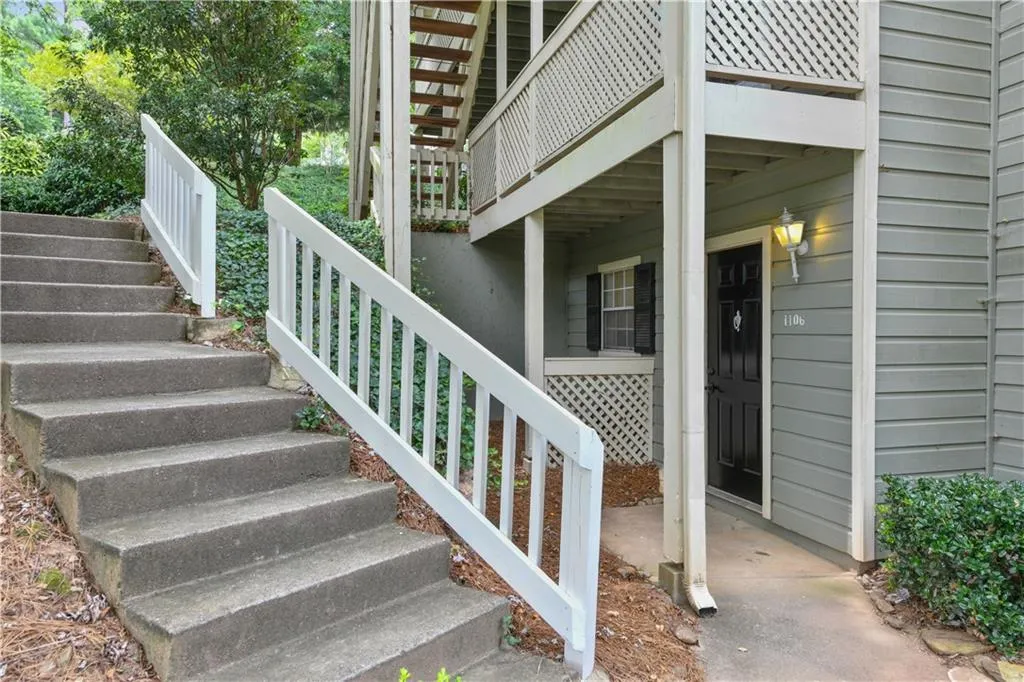 1106 Natchez Trace, Atlanta, Georgia 30350, 2 Bedrooms Bedrooms, ,1 BathroomBathrooms,Residential,Sold,1106 Natchez Trace,6585168
