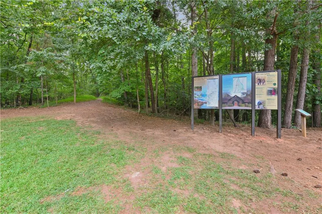 1106 Natchez Trace, Atlanta, Georgia 30350, 2 Bedrooms Bedrooms, ,1 BathroomBathrooms,Residential,Sold,1106 Natchez Trace,6585168