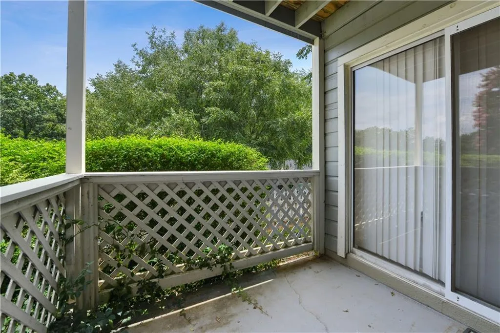 1106 Natchez Trace, Atlanta, Georgia 30350, 2 Bedrooms Bedrooms, ,1 BathroomBathrooms,Residential,Sold,1106 Natchez Trace,6585168