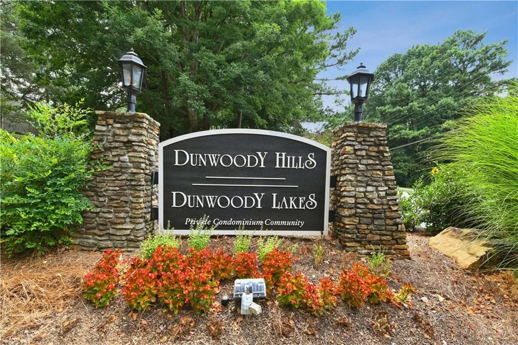 1106 Natchez Trace, Atlanta, Georgia 30350, 2 Bedrooms Bedrooms, ,1 BathroomBathrooms,Residential,Sold,1106 Natchez Trace,6585168