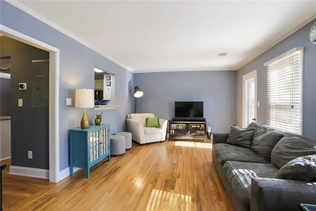 214 Peachtree Hollow Court, Atlanta, Georgia 30328, 2 Bedrooms Bedrooms, ,2 BathroomsBathrooms,Residential,Sold,214 Peachtree Hollow Court,6508319