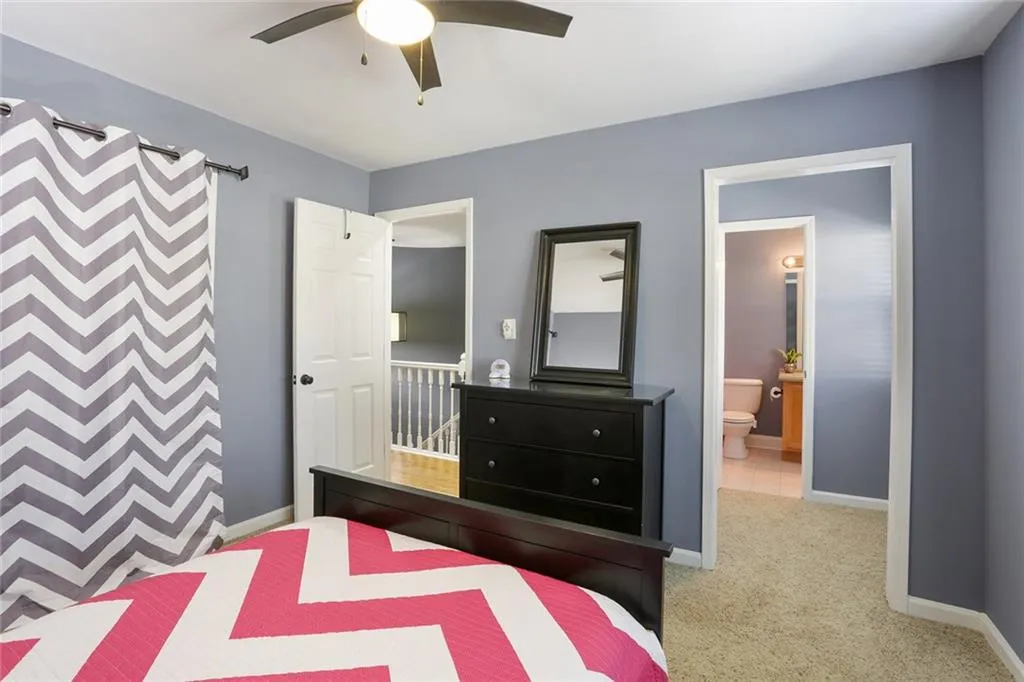 214 Peachtree Hollow Court, Atlanta, Georgia 30328, 2 Bedrooms Bedrooms, ,2 BathroomsBathrooms,Residential,Sold,214 Peachtree Hollow Court,6508319