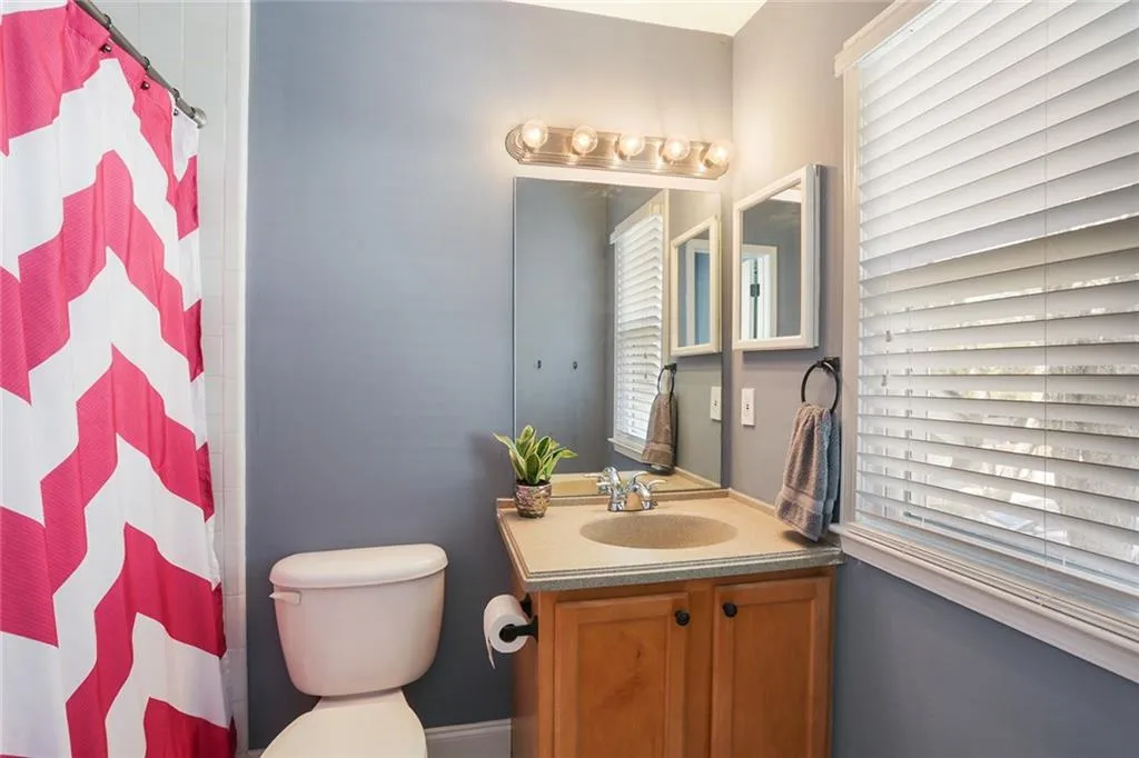 214 Peachtree Hollow Court, Atlanta, Georgia 30328, 2 Bedrooms Bedrooms, ,2 BathroomsBathrooms,Residential,Sold,214 Peachtree Hollow Court,6508319