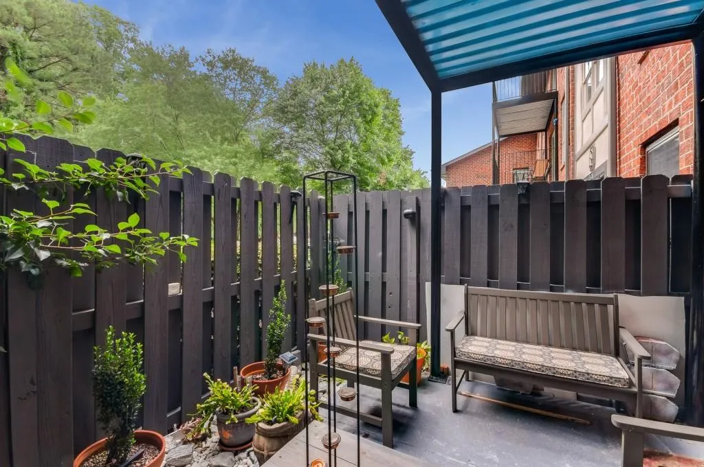 6851 Roswell Road Unit F26, Atlanta, Georgia 30328, 2 Bedrooms Bedrooms, ,2 BathroomsBathrooms,Residential,Sold,6851 Roswell Road Unit F26,6729584