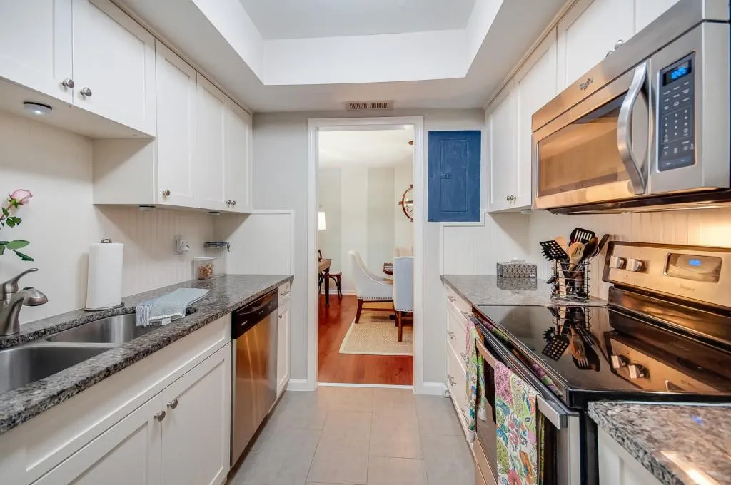 6851 Roswell Road Unit F26, Atlanta, Georgia 30328, 2 Bedrooms Bedrooms, ,2 BathroomsBathrooms,Residential,Sold,6851 Roswell Road Unit F26,6729584