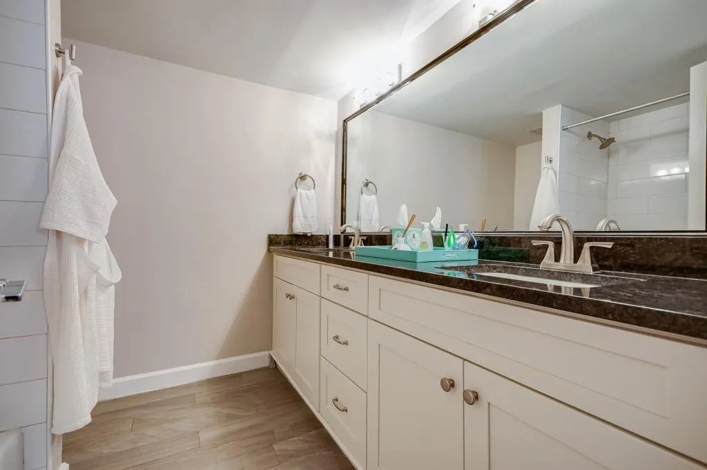 6851 Roswell Road Unit F26, Atlanta, Georgia 30328, 2 Bedrooms Bedrooms, ,2 BathroomsBathrooms,Residential,Sold,6851 Roswell Road Unit F26,6729584