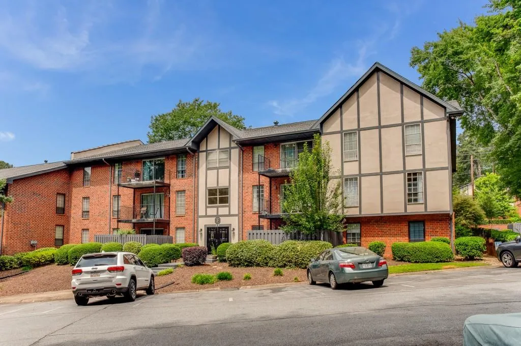 6851 Roswell Road Unit F26, Atlanta, Georgia 30328, 2 Bedrooms Bedrooms, ,2 BathroomsBathrooms,Residential,Sold,6851 Roswell Road Unit F26,6729584