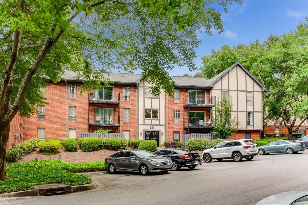 6851 Roswell Road Unit F26, Atlanta, Georgia 30328, 2 Bedrooms Bedrooms, ,2 BathroomsBathrooms,Residential,Sold,6851 Roswell Road Unit F26,6729584