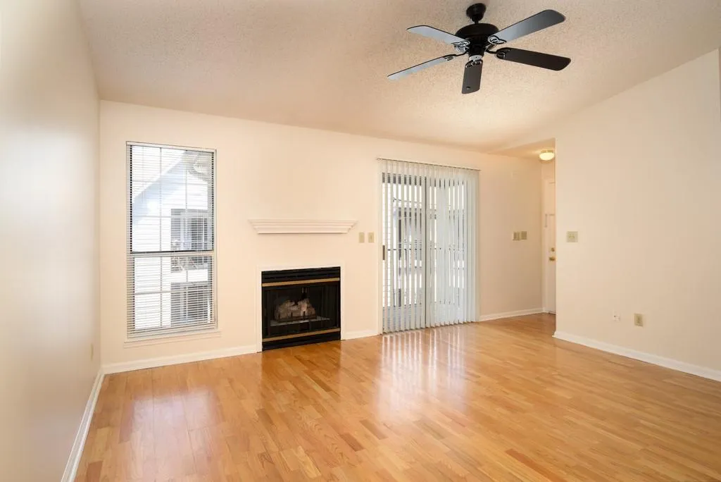 434 Granville Court, Atlanta, Georgia 30328, 2 Bedrooms Bedrooms, ,2 BathroomsBathrooms,Residential,Sold,434 Granville Court,6780358