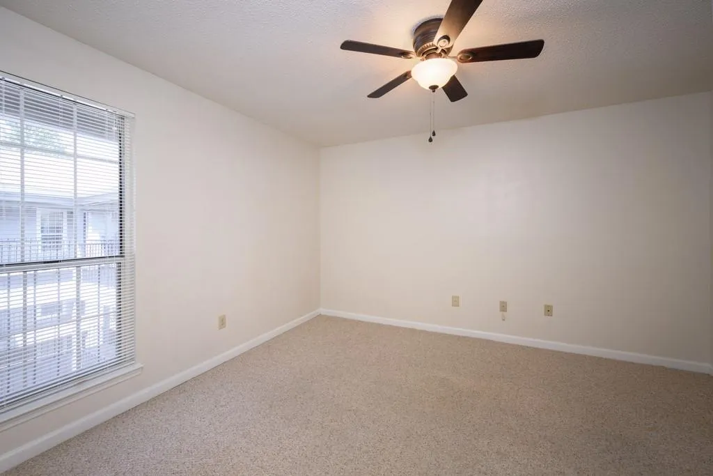 434 Granville Court, Atlanta, Georgia 30328, 2 Bedrooms Bedrooms, ,2 BathroomsBathrooms,Residential,Sold,434 Granville Court,6780358