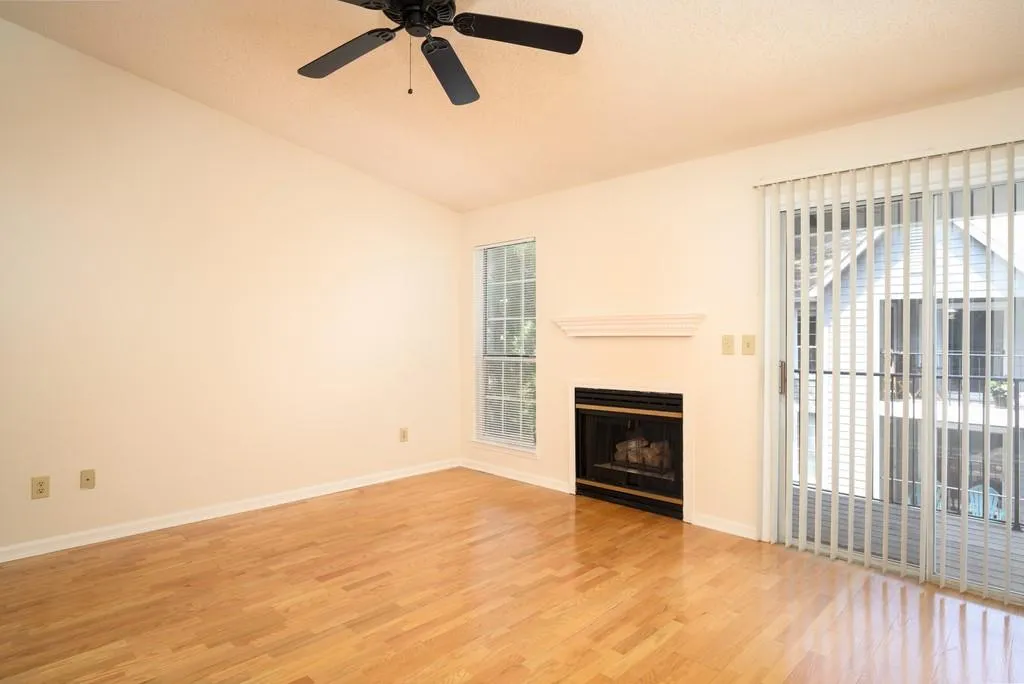 434 Granville Court, Atlanta, Georgia 30328, 2 Bedrooms Bedrooms, ,2 BathroomsBathrooms,Residential,Sold,434 Granville Court,6780358