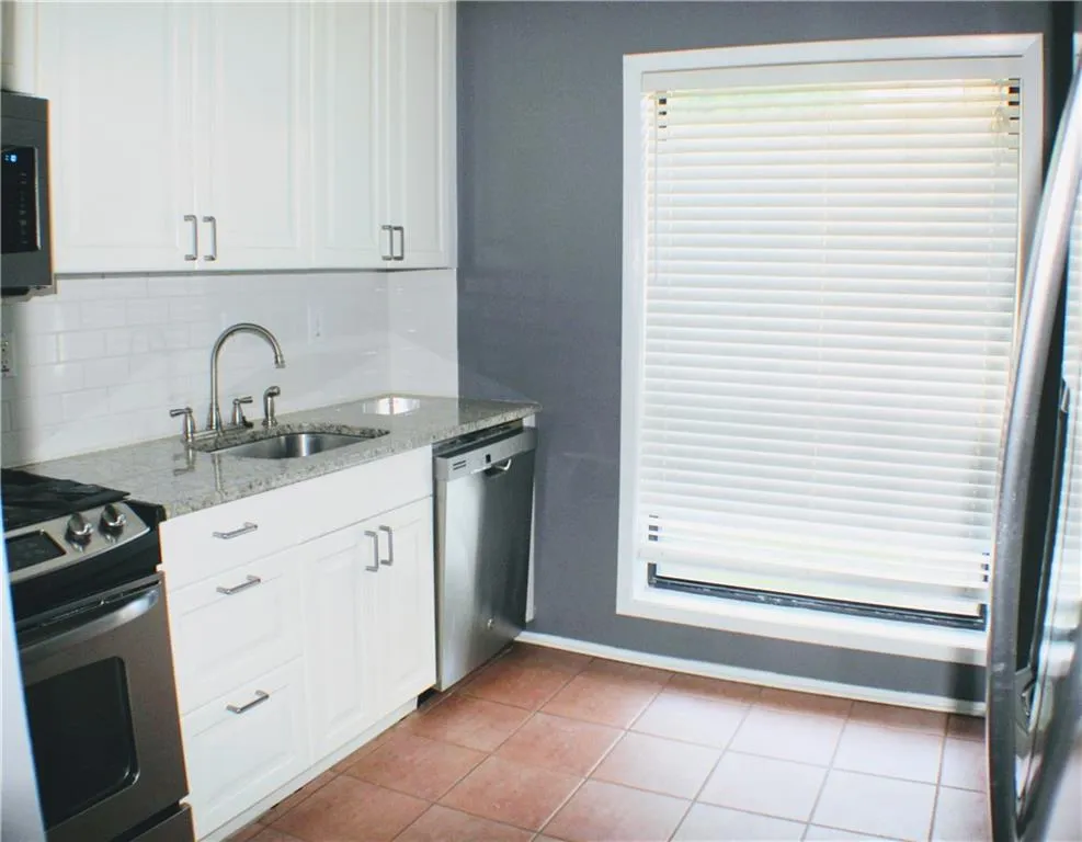 1206 Woodcliff Drive, Sandy Springs, Georgia 30350, 2 Bedrooms Bedrooms, ,2 BathroomsBathrooms,Residential,Sold,1206 Woodcliff Drive,6553938