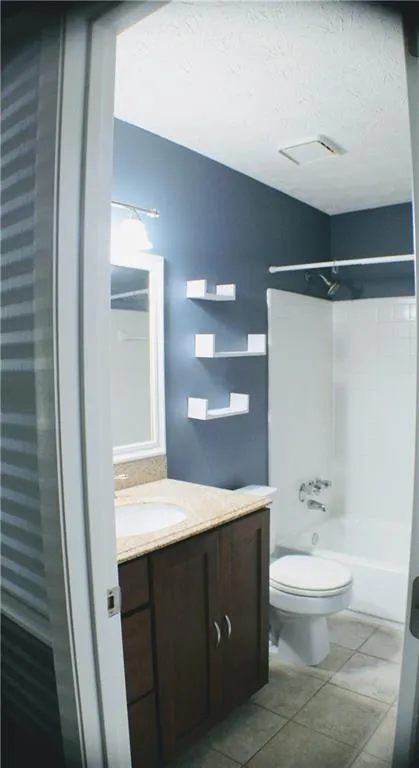 1206 Woodcliff Drive, Sandy Springs, Georgia 30350, 2 Bedrooms Bedrooms, ,2 BathroomsBathrooms,Residential,Sold,1206 Woodcliff Drive,6553938