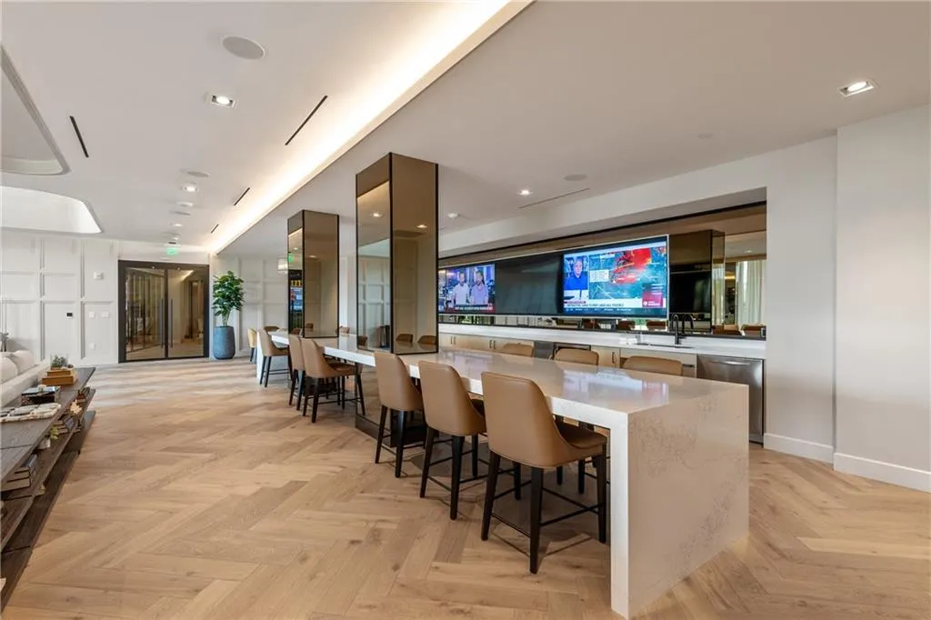Interior common area entertaining space