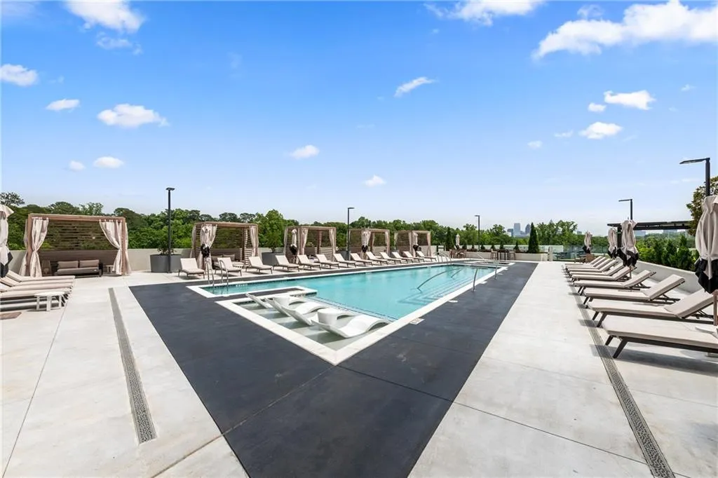 Outdoor amenity area