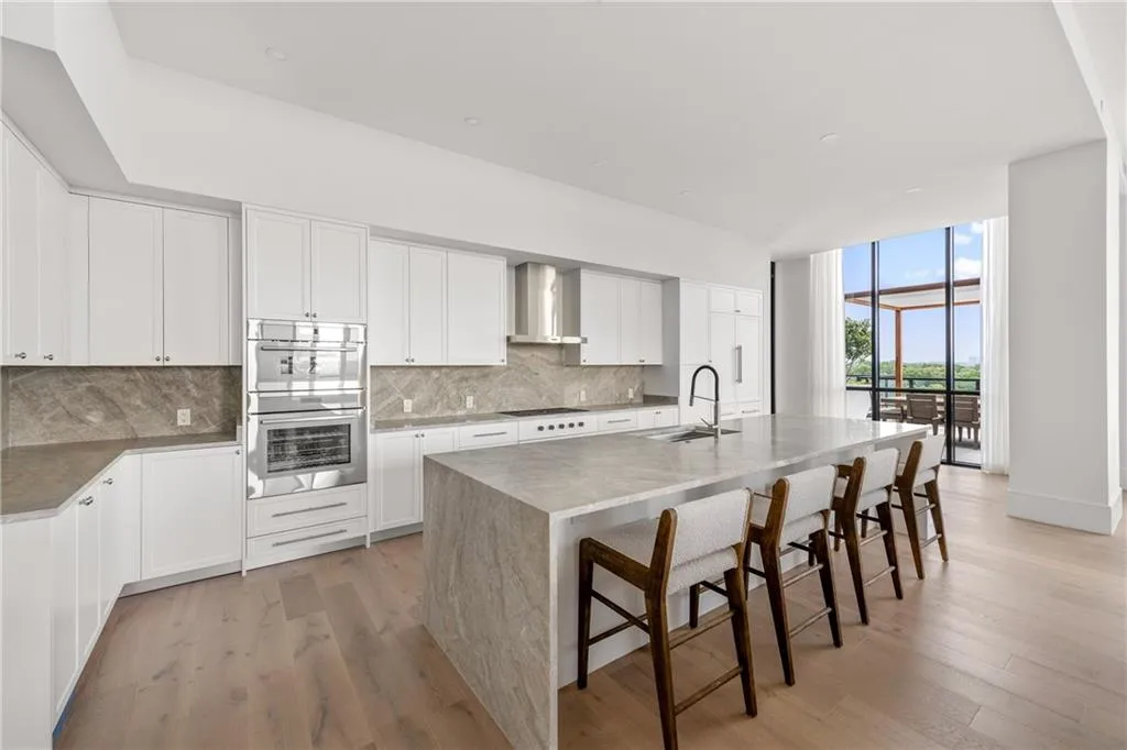 2425 Peachtree Road Ne Unit 1503, Atlanta, Georgia 30305, 3 Bedrooms Bedrooms, ,3 BathroomsBathrooms,Residential,For Sale,2425 Peachtree Road Ne Unit 1503,7587044