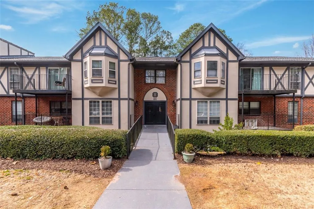 6851 Roswell Road Unit H23, Sandy Springs, Georgia 30328, 4 Bedrooms Bedrooms, ,2 BathroomsBathrooms,Residential,Sold,6851 Roswell Road Unit H23,7218774