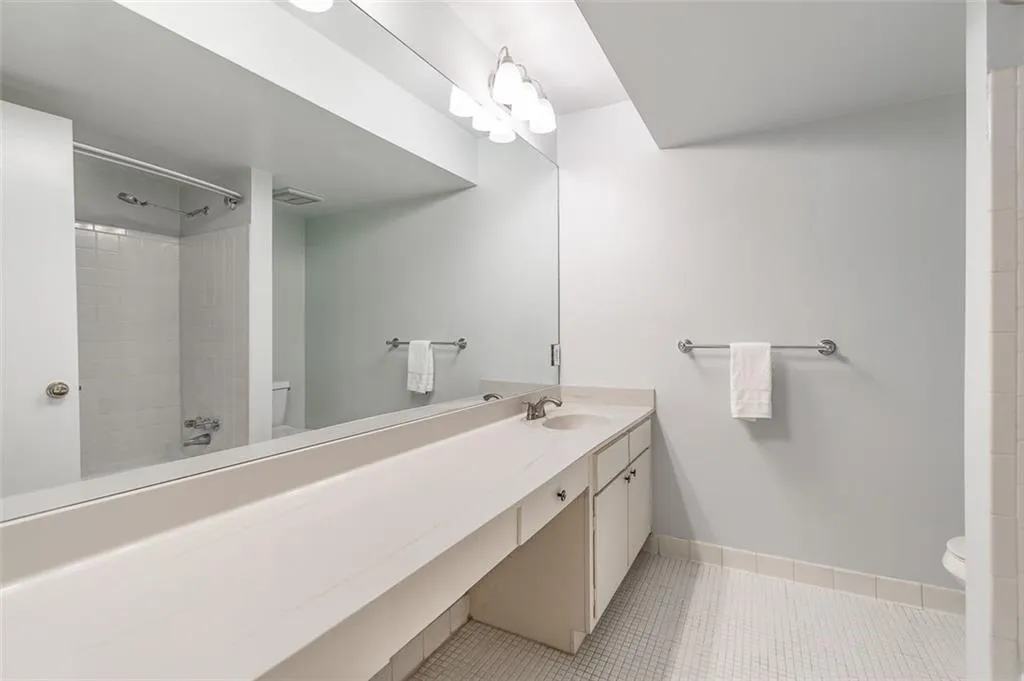 6851 Roswell Road Unit H23, Sandy Springs, Georgia 30328, 4 Bedrooms Bedrooms, ,2 BathroomsBathrooms,Residential,Sold,6851 Roswell Road Unit H23,7218774