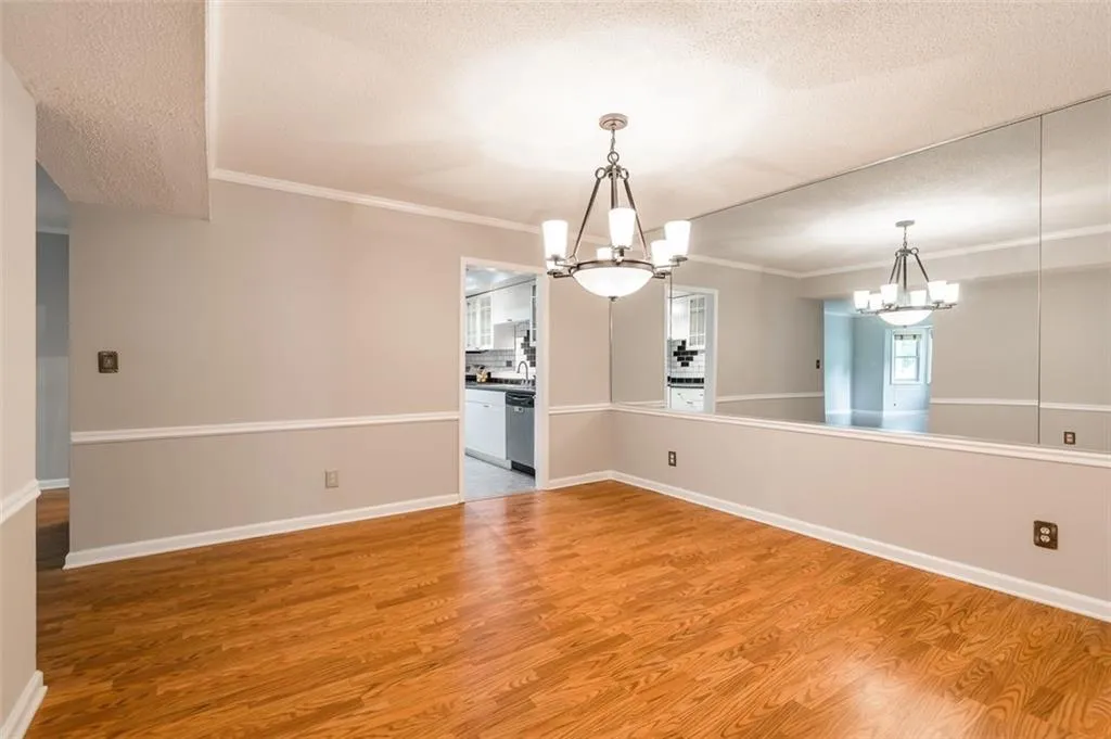 6851 Roswell Road Unit H23, Sandy Springs, Georgia 30328, 4 Bedrooms Bedrooms, ,2 BathroomsBathrooms,Residential,Sold,6851 Roswell Road Unit H23,7218774