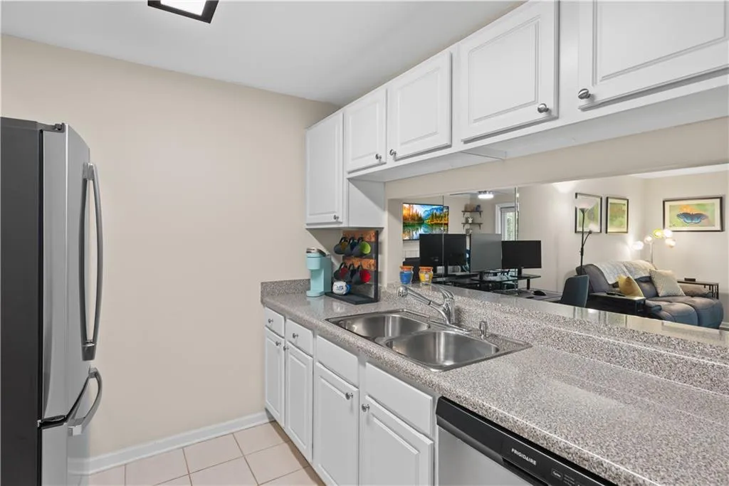 3655 Habersham Road Ne Unit B240, Atlanta, Georgia 30305, 1 Bedroom Bedrooms, 0 ,1 BathroomBathrooms,Residential,For Sale,3655 Habersham Road Ne Unit B240,7790986