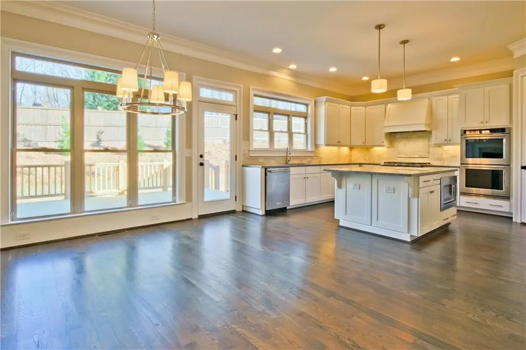 6335 Long Island Drive, Sandy Springs, Georgia 30328, 5 Bedrooms Bedrooms, ,4 BathroomsBathrooms,Residential,Sold,6335 Long Island Drive,5631161