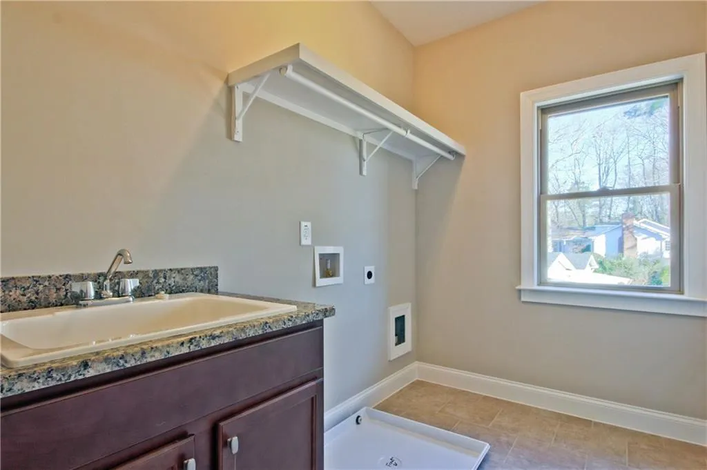 6335 Long Island Drive, Sandy Springs, Georgia 30328, 5 Bedrooms Bedrooms, ,4 BathroomsBathrooms,Residential,Sold,6335 Long Island Drive,5631161