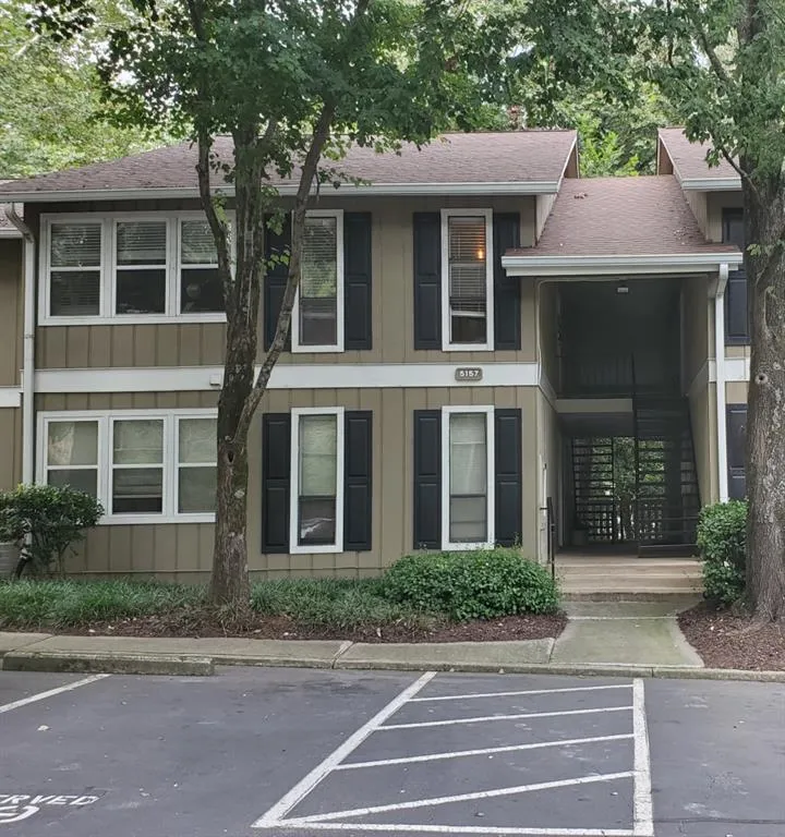 5157 Roswell Road Unit 2, Sandy Springs, Georgia 30342, 1 Bedroom Bedrooms, ,1 BathroomBathrooms,Residential,Sold,5157 Roswell Road Unit 2,6781755