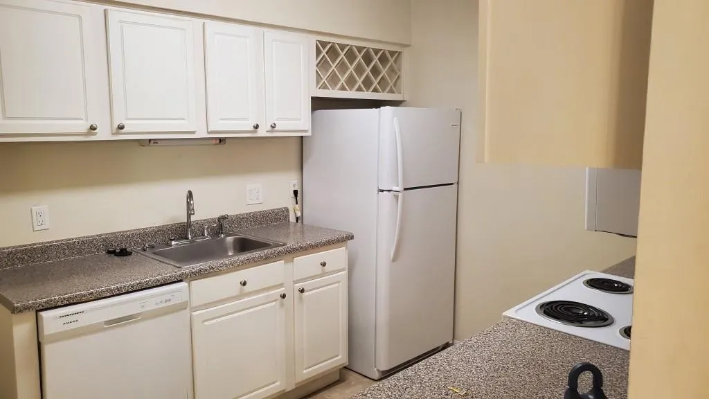 5157 Roswell Road Unit 2, Sandy Springs, Georgia 30342, 1 Bedroom Bedrooms, ,1 BathroomBathrooms,Residential,Sold,5157 Roswell Road Unit 2,6781755