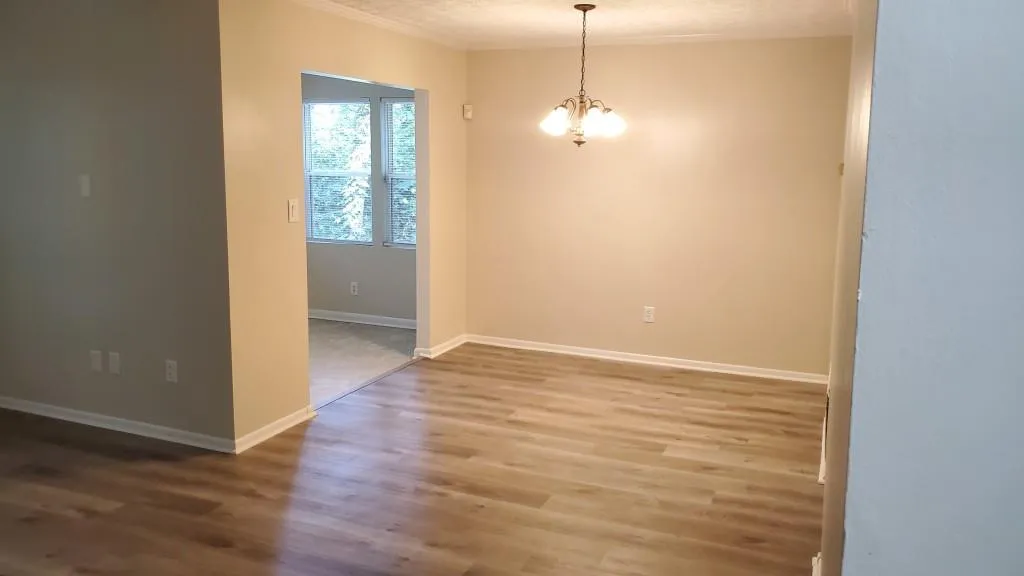 5157 Roswell Road Unit 2, Sandy Springs, Georgia 30342, 1 Bedroom Bedrooms, ,1 BathroomBathrooms,Residential,Sold,5157 Roswell Road Unit 2,6781755