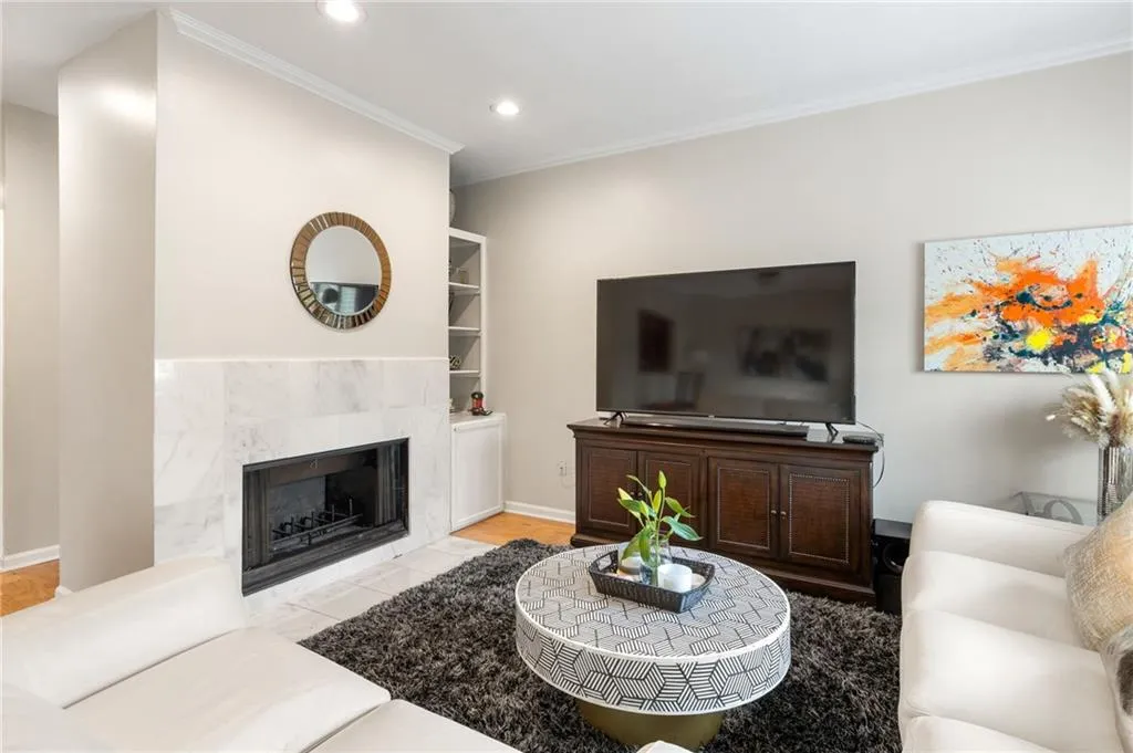 67 25th Street Nw Unit 5, Atlanta, Georgia 30309, 2 Bedrooms Bedrooms, ,2 BathroomsBathrooms,Residential,For Sale,67 25th Street Nw Unit 5,7552935
