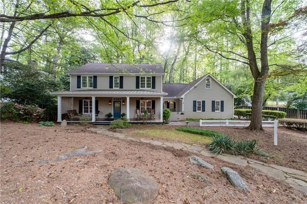 This lovely home awaits your personal touch!