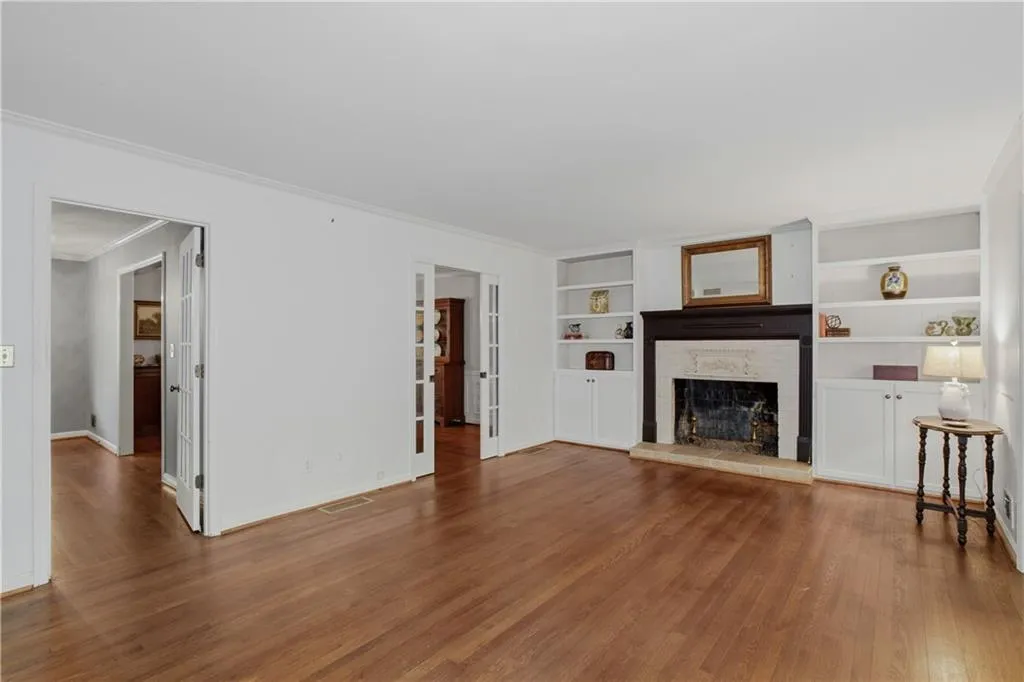 7245 Dunhill Terrace, Atlanta, Georgia 30328, 8 Bedrooms Bedrooms, ,4 BathroomsBathrooms,Residential,For Sale,7245 Dunhill Terrace,7760934