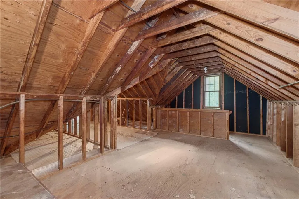 Rear stairs from attic to back hallway!