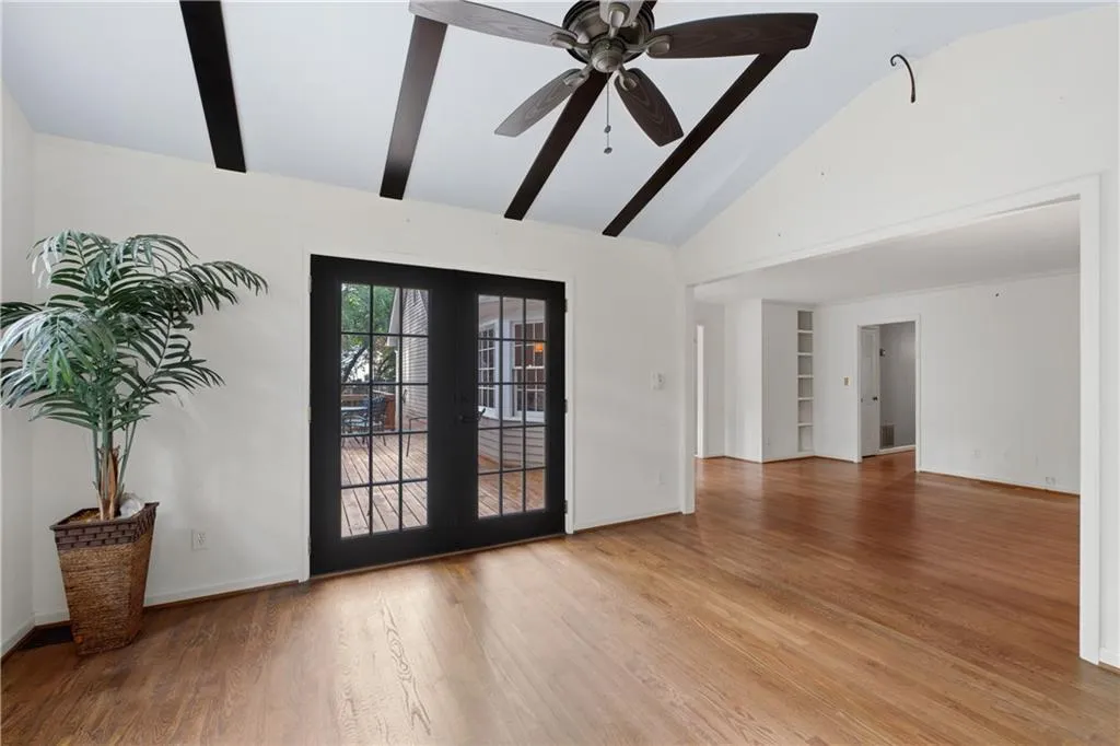 An open floorplan makes entertaining easy!